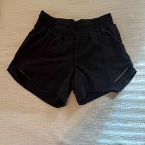 Lululemon hotty hot 4 inch shorts size 2 black